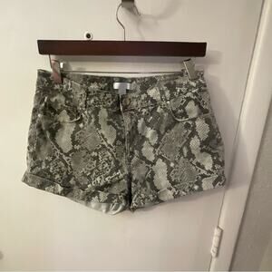 H&M Snakeskin Gray/White Print Shorts 10 Mobwife Boho Rocker Dopamine Punk Rave